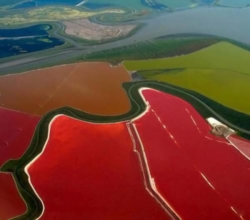 Удивительные водоёмы планеты