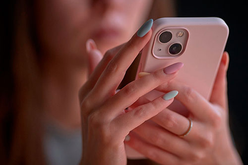 Обзор iPhone 13: внешний вид, аккумулятор, экран, камера