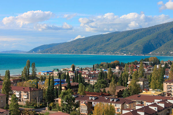 Туры в Абхазию: загадочная страна гор, моря и легенд